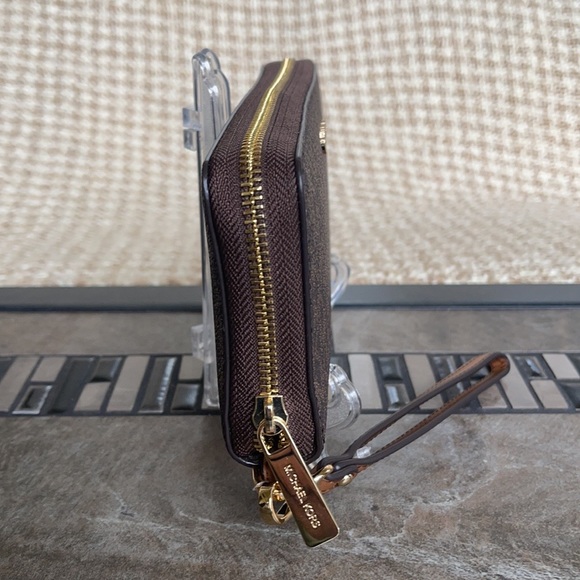 Michael Kors Jet Set Travel Large Travel CONTINENTAL Wallet-Wristlet - Picture 13 of 16